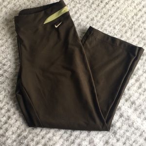 Nike Fit Dry cropped pants